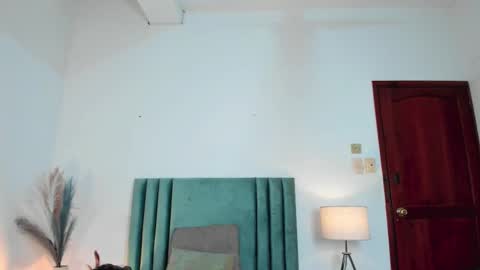 Nina online show from February 2025 06:15:02 PM