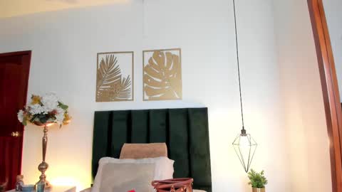 Nina online show from March 2025 02:56:01 PM