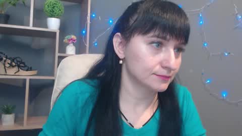 ninaflawlees online show from November 2025 12:37:02 PM