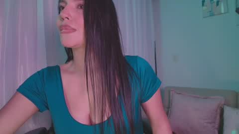 Snapshot of ninamichelle_ chatting on February 2025 02:10:02 AM Nina online show from February 2025 02:10:02 AM
