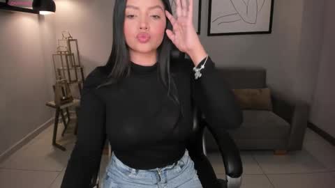 Snapshot of ninamichelle_ chatting on February 2026 06:58:01 PM Nina online show from February 2026 06:58:01 PM