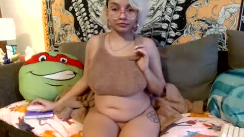 Snapshot of ninarei17 chatting on January 2025 06:35:01 PM Nina Rei online show from January 2025 06:35:01 PM