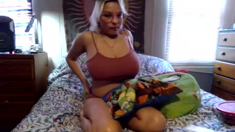 Snapshot of ninarei17 chatting on February 2025 05:32:02 PM Nina Rei online show from February 2025 05:32:02 PM