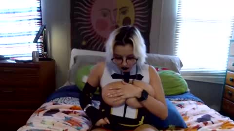 Snapshot of ninarei17 chatting on February 2025 04:13:02 PM Nina Rei online show from February 2025 04:13:02 PM