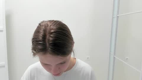 ninarihh online show from September 2025 11:34:02 AM