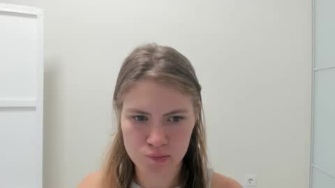 ninarihh online show from September 2025 08:05:02 AM