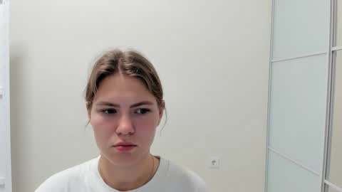 ninarihh online show from September 2025 10:40:01 AM