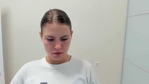 ninarihh online show from September 2025 09:34:01 AM