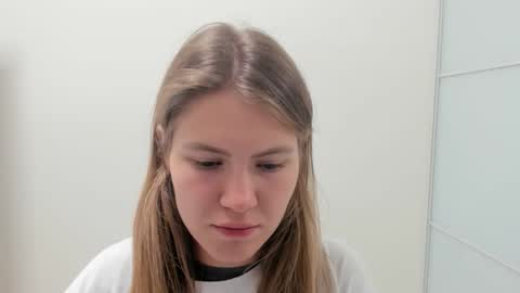 ninarihh online show from September 2025 10:19:02 AM