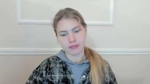 ninarihh online show from November 2025 09:09:02 AM