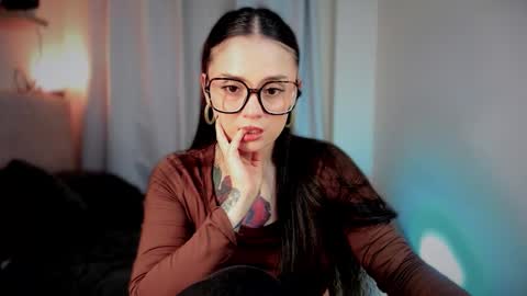 ninavolkov online show from October 2025 12:01:02 AM