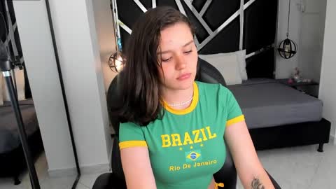 nini_solei online show from April 2026 08:22:02 PM