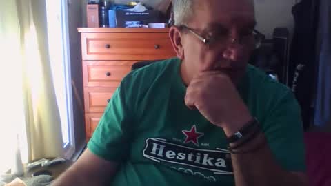 Dennis online show from October 2025 02:52:02 PM