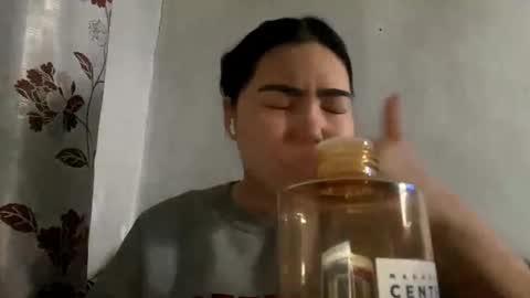 Molly online show from December 2025 08:12:02 AM