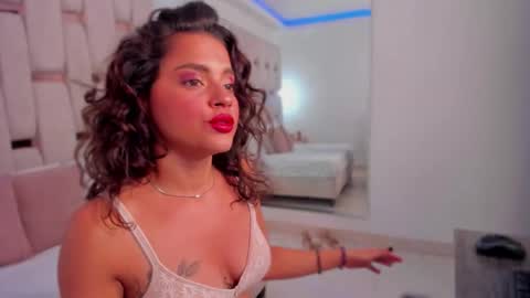 Noa online show from November 2025 03:28:01 AM