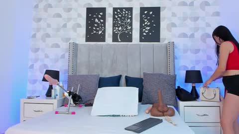 NATHALIA MORENO online show from September 2025 12:38:02 PM