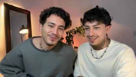 noah_and_steven online show from May 2026 08:36:02 PM