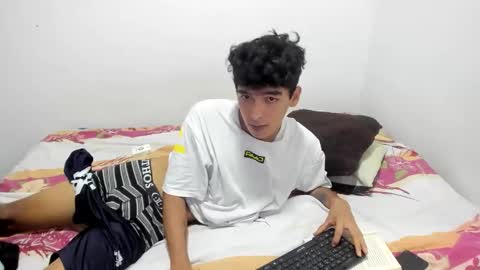 Snapshot of noah_curious chatting on May 2026 04:03:01 PM NOAH online show from May 2026 04:03:01 PM