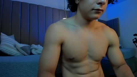 noah_delacroix online show from May 2026 12:19:02 AM