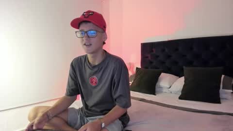 Noah Jayden online show from October 2025 07:53:01 PM