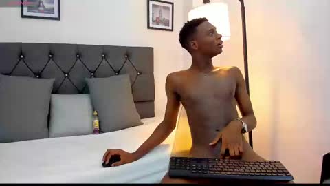 noah_johes online show from February 2025 06:37:01 AM