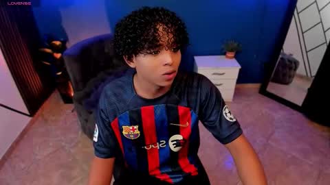 noah_smith04 online show from December 2025 03:05:01 PM