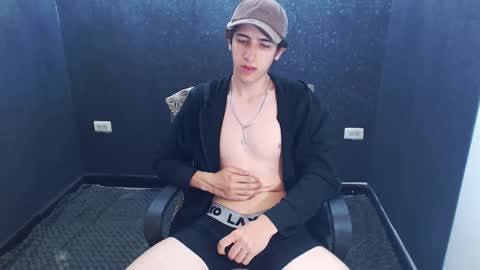 noah_sokolov online show from November 2025 07:03:02 PM