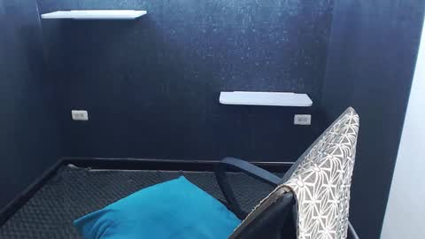 noah_sokolov online show from November 2025 04:51:01 PM