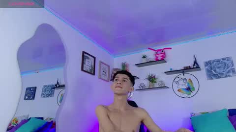 noah tyler  online show from September 2025 08:10:01 PM