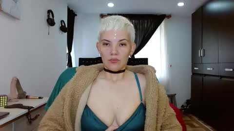 Snapshot of noahakeew chatting on February 2026 06:03:02 PM Noah online show from February 2026 06:03:02 PM