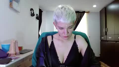 Snapshot of noahakeew chatting on February 2026 05:34:01 PM Noah online show from February 2026 05:34:01 PM