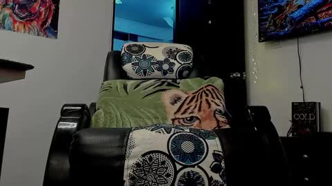 LIAM- noah online show from January 2025 06:23:01 PM