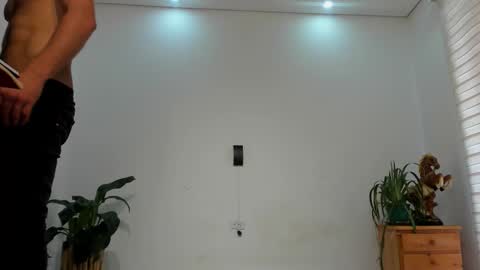 LIAM- noah online show from February 2026 01:23:02 PM