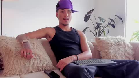 Snapshot of noahdaviss chatting on May 2026 07:33:01 PM noahdaviss online show from May 2026 07:33:01 PM
