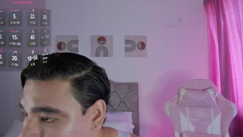 Snapshot of noahvance chatting on February 2026 03:39:01 PM NoahVence online show from February 2026 03:39:01 PM