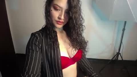 Noa Pino online show from October 2025 05:43:02 PM