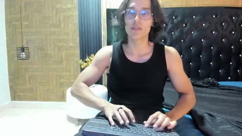 Snapshot of noha_castellano chatting on February 2026 03:28:02 AM online show from February 2026 03:28:02 AM