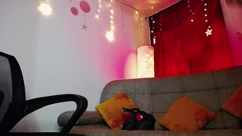 Snapshot of noha_lux1 chatting on October 2025 12:33:01 PM Noha Lux online show from October 2025 12:33:01 PM