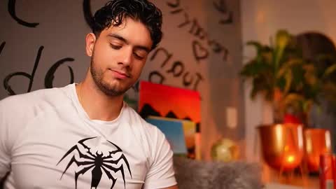 kevin online show from November 2025 09:36:01 PM