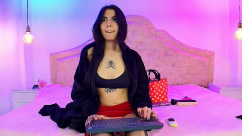 Snapshot of noha_petite chatting on March 2025 12:22:02 PM noha_petite online show from March 2025 12:22:02 PM