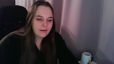 noir_ember_ online show from October 2025 12:39:02 PM
