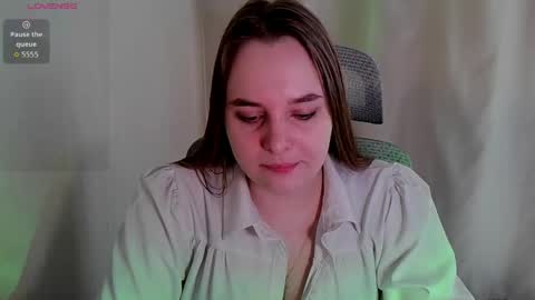 noir_ember_ online show from June 2026 07:42:01 AM