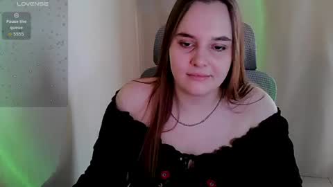 noir_ember_ online show from July 2026 01:36:02 PM