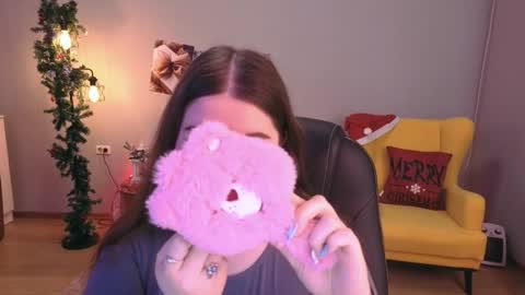 noirwhisper online show from December 2025 06:23:01 PM