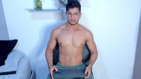 Snapshot of nolan_joness chatting on June 2026 02:25:01 AM Im Nolan online show from June 2026 02:25:01 AM