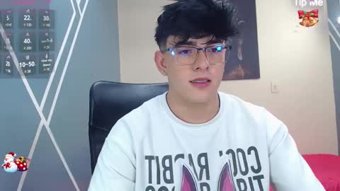 Snapshot of nolan_twink chatting on December 2024 05:55:02 PM Nolan online show from December 2024 05:55:02 PM