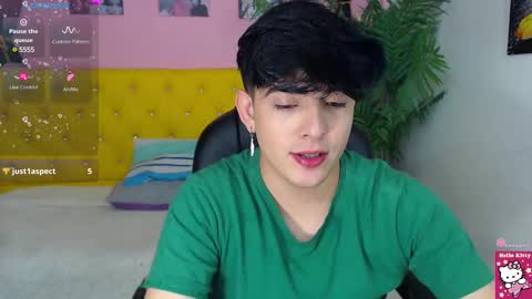Snapshot of nolan_twink chatting on February 2025 05:26:01 PM Nolan online show from February 2025 05:26:01 PM