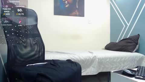Snapshot of nolan_twink chatting on February 2025 09:09:01 PM Nolan online show from February 2025 09:09:01 PM