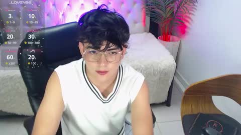 Snapshot of nolan_twink chatting on September 2025 06:08:02 PM Nolan online show from September 2025 06:08:02 PM