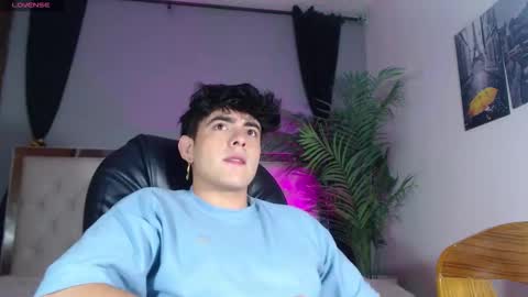 Snapshot of nolan_twink chatting on September 2025 05:51:02 PM Nolan online show from September 2025 05:51:02 PM